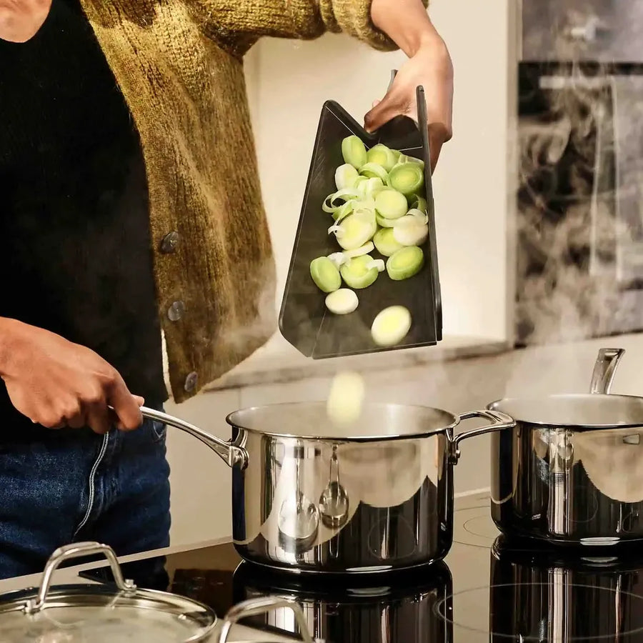 Joseph Joseph Large Chop2Pot Plus Black Folding Chopping Board