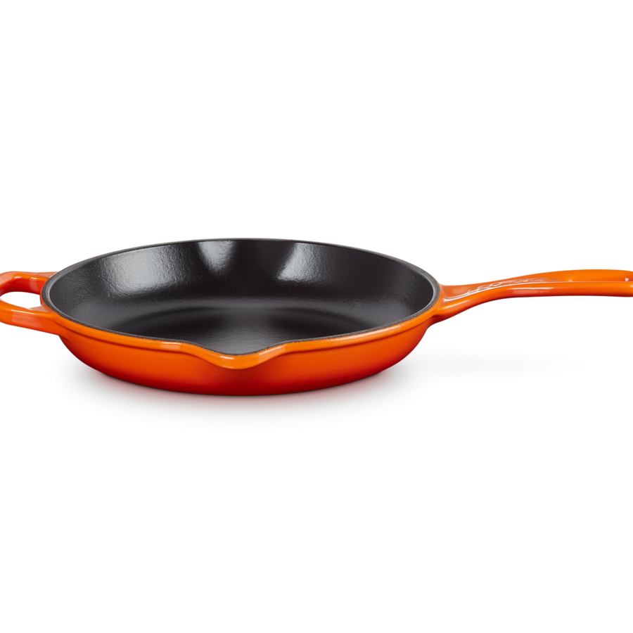 Le Creuset Signature Cast Iron Skillet with Metal Handle 23cm Volcanic