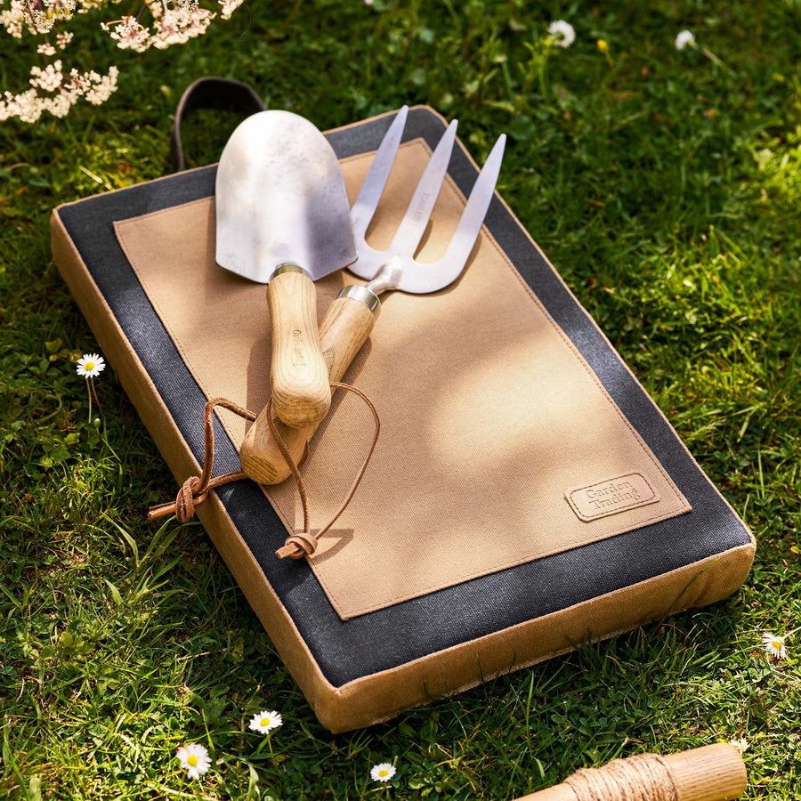 Garden Trading Classic Garden Kneeler Charcoal & Natural