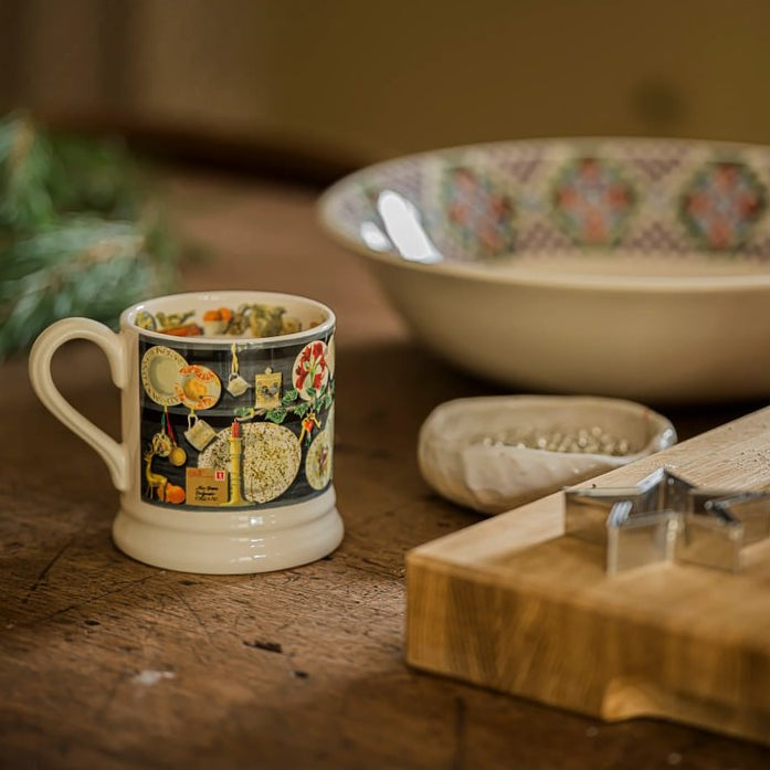 Emma Bridgewater Christmas Dresser Half Pint Mug