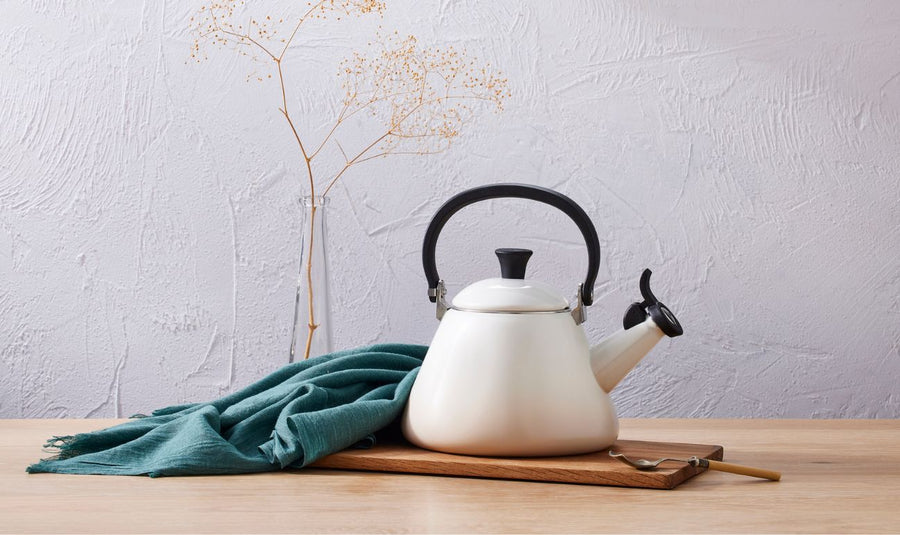 Le Creuset Kone Kettle 1.6L Meringue