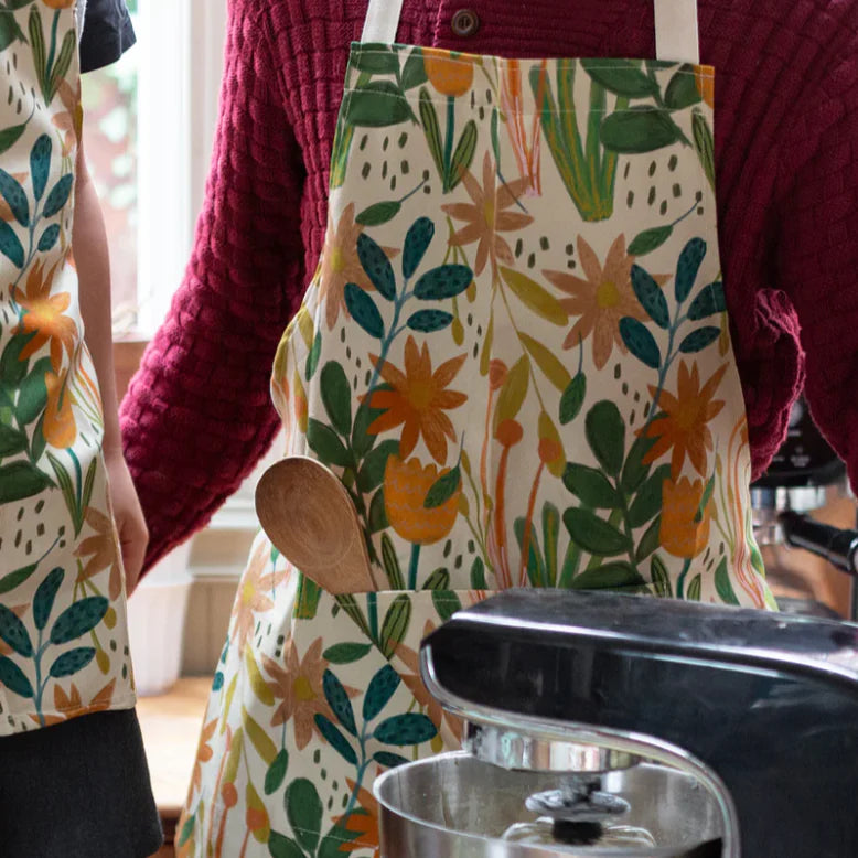 Plewsy Floral Bud Adult Apron