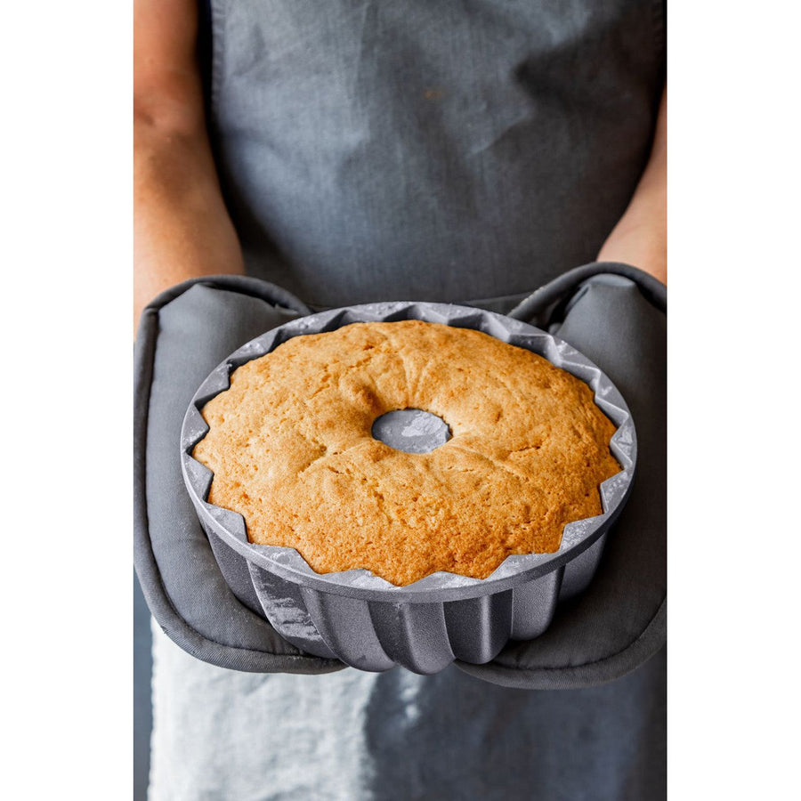 MasterClass Swirl Cake Bundt Tin