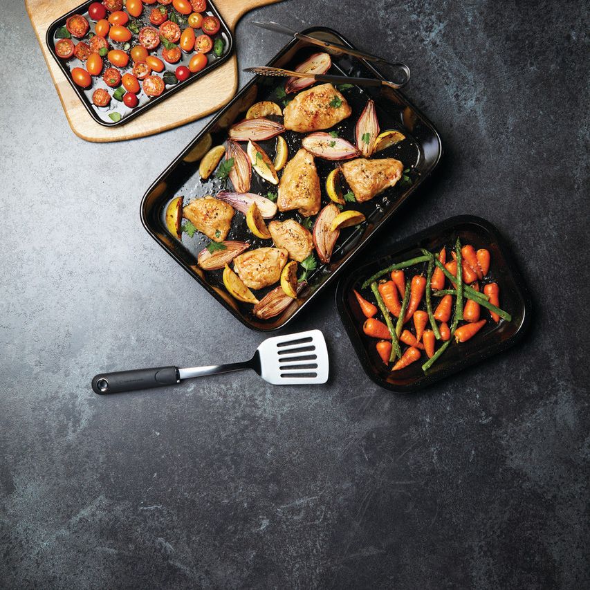 MasterClass Vitreous Enamel Medium Roasting Tray